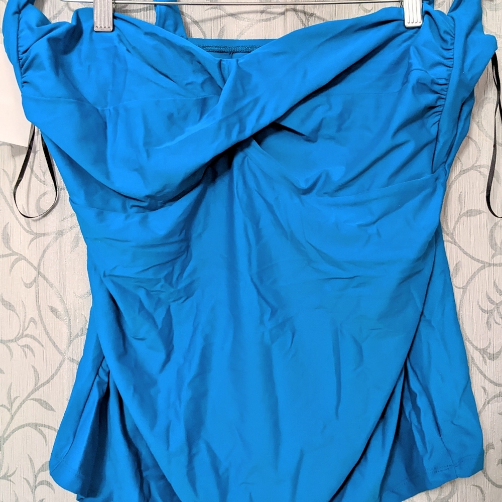 The Oblong Box Shop Convertible Strap Criss Cross Top 3x